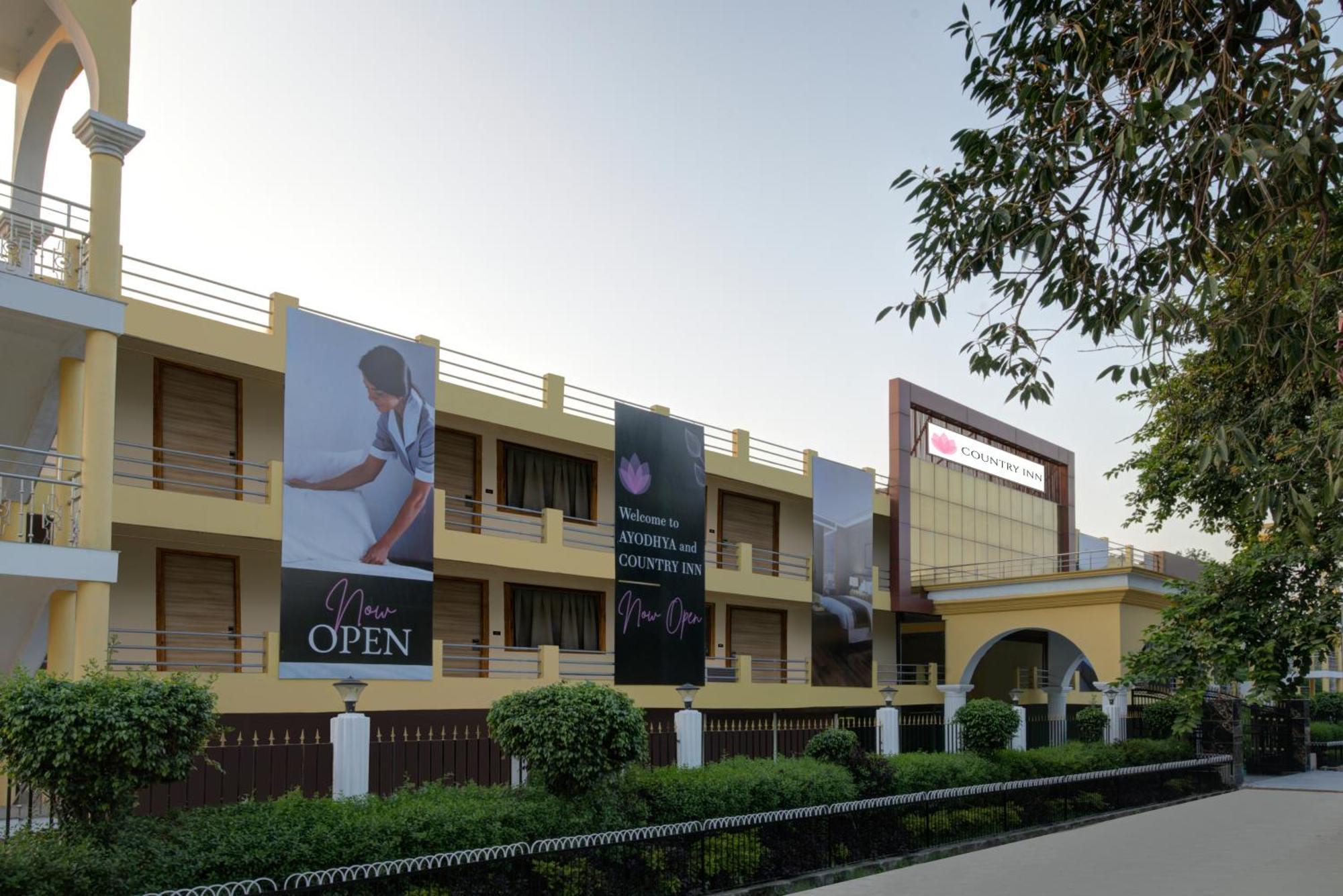Country Inn Ayodhya - Opposite Airport Esterno foto