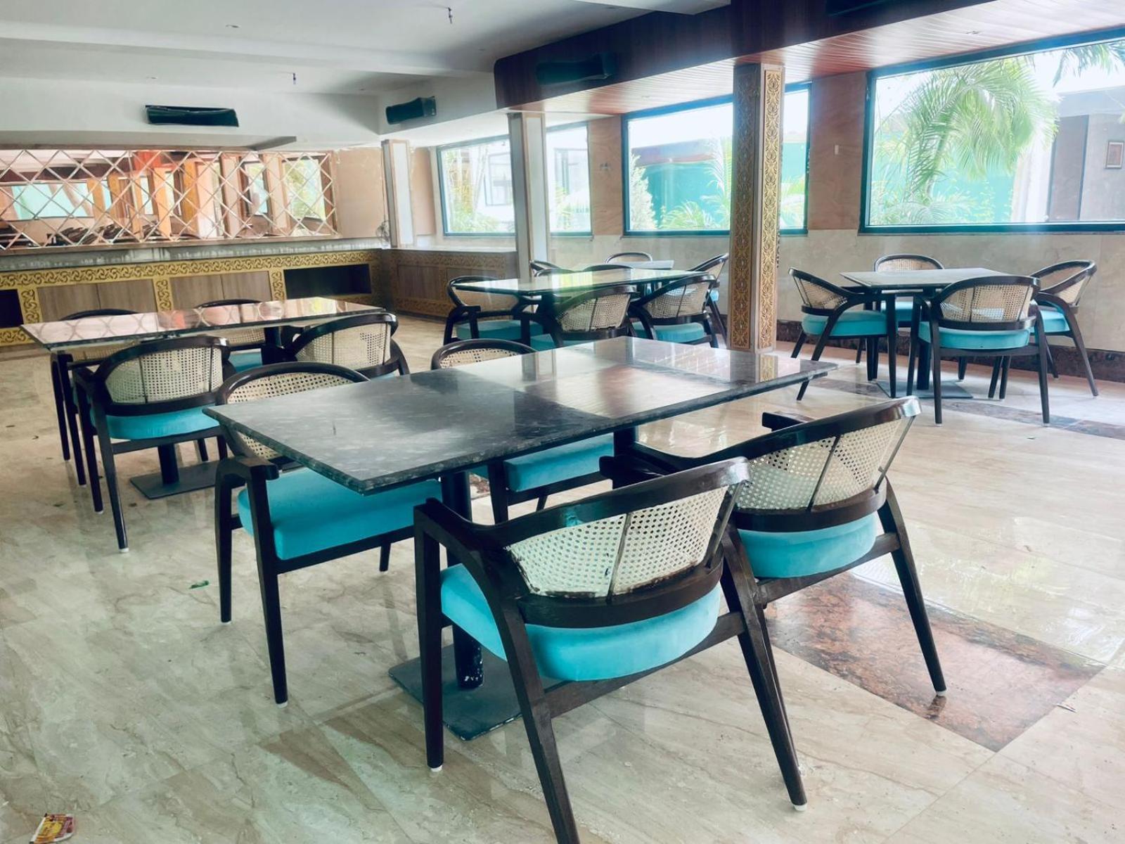 Country Inn Ayodhya - Opposite Airport Esterno foto